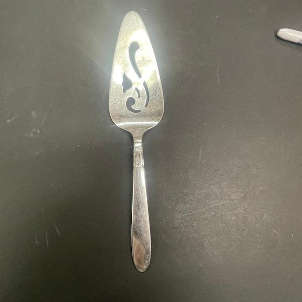 International Silver Stainless Steel Pierced Pie Cake Server Scroll Flower PB1